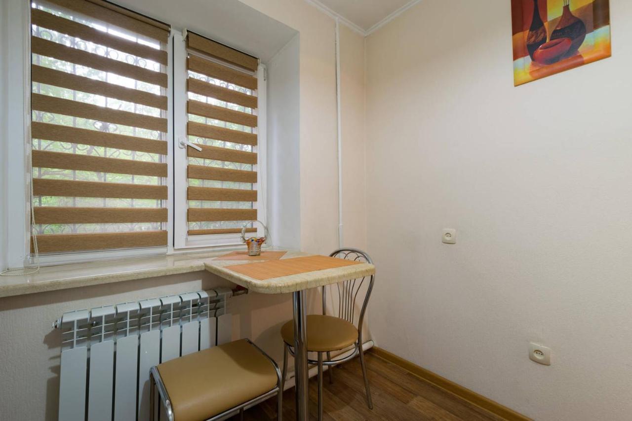 Apartment Nadezhda At Zheltoskan 77/79 Алма Ата Екстериор снимка